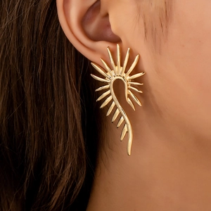 Sunburst Radiant Spike Earrings Alloy Golden Geometric Fashion Jewelry For Women Elegant Commuter Accessory