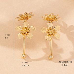 Elegant gold flower drop earrings with a vintage French design and dimensions display