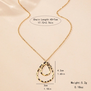 Collana a catena dorata con ciondolo a goccia a strati con stampa leopardata da donna