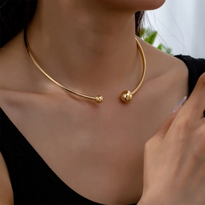 Minimalist Iron Open Torque Necklace With Dual Polished Ball Ends Gold Tone Fashion Choker For Women Elegant Daily Wear