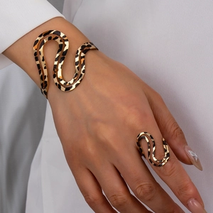 Leopard Print Wavy S-Shape Gold Tone Alloy Bracelet And Adjustable Ring For Women Fashion Accessory