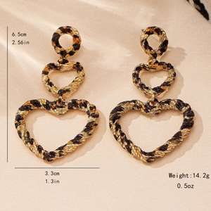Boucles d'oreilles cœur à motif léopard à plusieurs niveaux en finition dorée chic