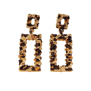 Fashionable hollow square leopard leopard earrings in gold metal with black woven texture