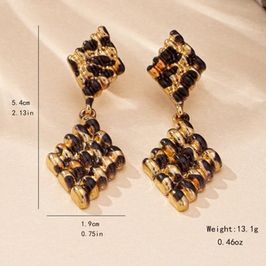 Elegant vintage rhombus leopard print drop earrings with textured gold metal finish
