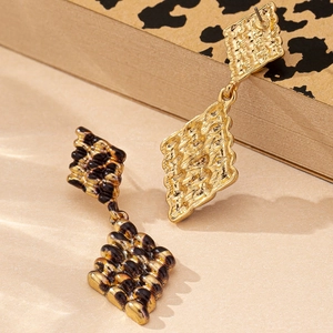 Vintage gold leopard print rhombus drop earrings with hammered texture for women