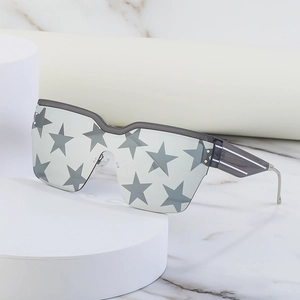 Lunettes de soleil oversize sans monture avec motif étoiles et verres dégradés