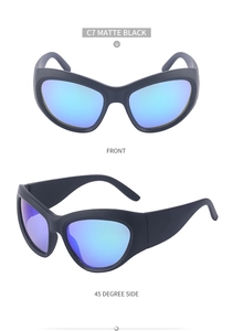 Lunettes de soleil sport Y2K noir mat avec verres miroirs bleus et détails sur les côtés
