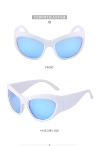 Vue détaillée des lunettes de soleil de sport blanches C5 avec verres miroirs bleus