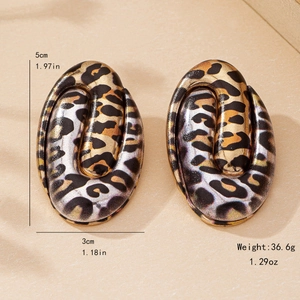 Elegant oval leopard print earrings featuring 5cm x 3cm dimensions and vintage alloy finish