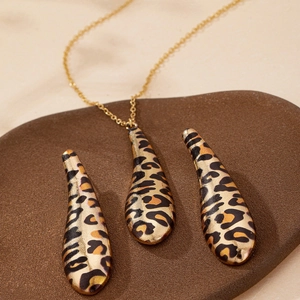 Elegant gold-tone teardrop leopard print necklace and earrings jewelry set for women
