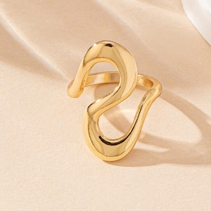 Irregular golden wavy ring featuring a minimalist abstract fluid design for daily wear