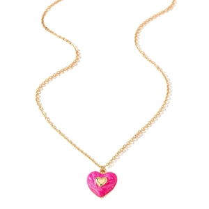 Collar dorado con colgante de corazón de esmalte mármol rosa y detalle central de oro