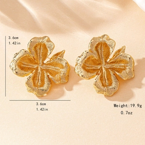 Elegant gold flower stud earrings in brushed metal finish, size 3.6cm and weight 19.9g
