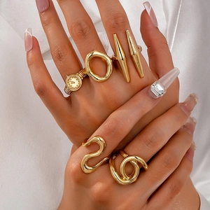 Irregular Geometric Rings Zinc Alloy Vintage Watch Dial Design Elegant Daily Accessories For Women Gold Tone