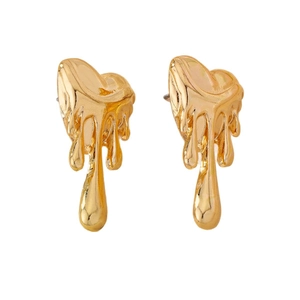 Élégantes boucles d'oreilles cœur en or 18 carats au design fluide avec une finition polie miroir