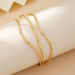 Elegant gold-plated minimalist triple-layered wave cuff bracelet for women's fashion