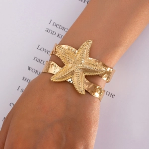 Starfish Cuff Bracelet Alloy Gold Tone Hammered Metal Open Bangle Marine Beach Vacation Bohemian Jewelry For Women