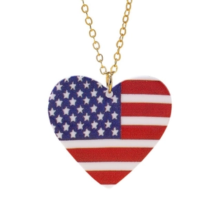 Collier cœur minimaliste avec motif drapeau américain et chaîne dorée pour l'Indépendance