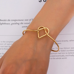 Bracelet Jonc Ouvert Noeud De Coeur Alliage Plaqué Or Ajustable Bijoux Minimalistes Pour Femmes Élégant Et Chic
