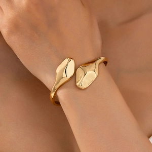 Snake Cuff Bracelet Polished Zinc Alloy Hinge Minimalist Jewelry For Women Daily Wear Accessory