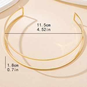 Collier ras du cou doré double couche minimaliste avec ouverture latérale et dimensions