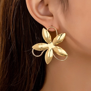 Large 3D Flower Stud Earrings Polished Zinc Alloy Camellia Floral Jewelry For Women Vacation Style Accessory