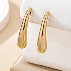 Elegante vergoldete hohle Tropfenohrringe mit poliertem Hochglanz-Finish