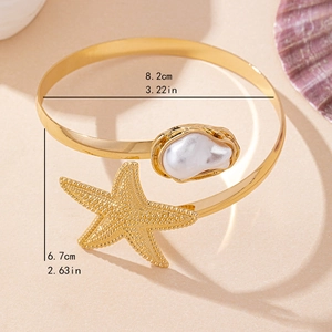 Bracelet de bras doré étoile de mer avec perle baroque et anneau réglable style marin