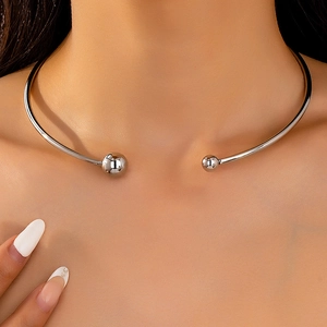 Minimalistisches Offenes Choker Halskette Legierung Metall Asymmetrisch Poliert Rundkugel Geometrische Torque Schmuck Damen