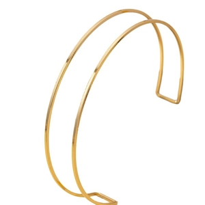 Bracelet manchette doré double couche minimaliste avec design géométrique ouvert poli