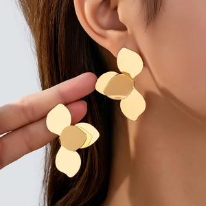 Boucles D'Oreilles Puces Pétales Superposées Grandes Alliage Poli Brillant Forme De Fleur Accessoires De Bijoux Pour Femmes