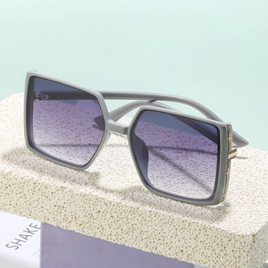 Fashionable oversized square TR sunglasses with grey frame and purple gradient lenses