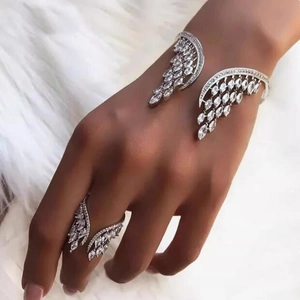 Bracelet Ouvert Ailes D Ange Marquise AAA Zircone Cubique Cuivre Incrusté Bijoux De Mode Élégants Pour Femmes Ajustable