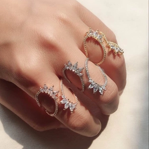 Elegant adjustable crown rings with marquise zircons in gold, silver and rose gold