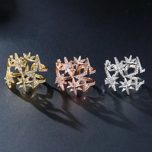 Funkelnde sternförmige offene Ringe in Gold, Roségold und Silber mit Pavé-Besatz