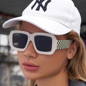 Lunettes De Soleil Carrées Oversize Femmes Mode Branches À Damier Monture PC Protection UV Rétro Streetwear