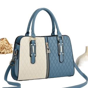 Sac fourre-tout tendance avec motif à losanges bleu morandi et bandoulière réglable