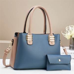 Ensemble sac cabas et pochette en similicuir grainé bleu clair et beige contrasté
