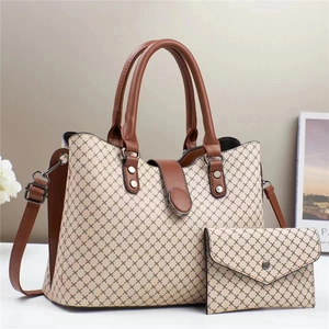 Grand sac cabas beige avec motif à carreaux marron et pochette assortie deux pièces