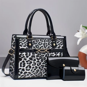 Sac à Main à la Mode en Cuir Verni PU Imprimé Léopard Avec Décoration de Chaîne en Métal Sac à Bandoulière et Petits Sacs pour Femmes