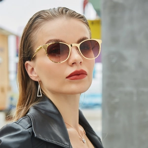Occhiali Da Sole Cat Eye Montura In Metallo Alleato Lenti PC Sfumate Decorazione Pantera Lusso Per Donna Moda Trendy
