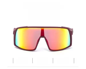 Makro-Detail der HD-polarisierten Regenbogenlinse und des Rahmens der Sportsonnenbrille