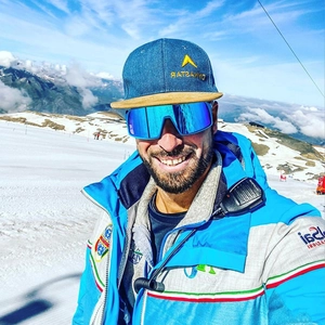 Polarized sports sunglasses for skiing and cycling featuring blue mirrored oversized lenses
