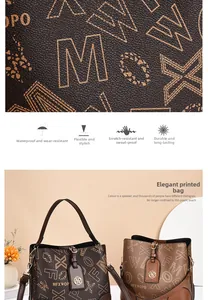 Détail du sac seau étanche montrant le similicuir texturé et le pendentif métallique