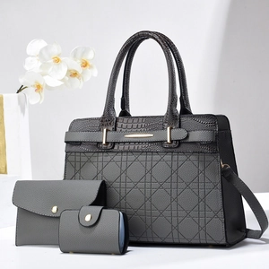 Ensemble de sacs gris 3 pièces avec motif matelassé et bordure en cuir crocodile