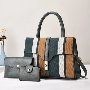 Ensemble 3 pièces comprenant un grand sac cabas rayé, une pochette et un portefeuille