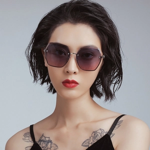 Fashionable rimless polarized sunglasses with purple gradient lenses for women