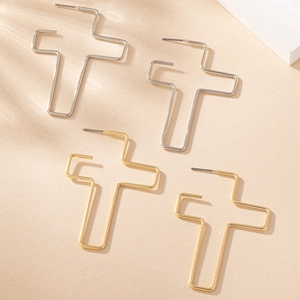 Minimalistische geometrische Kreuzohrringe in poliertem Gold und Silber Ausführung