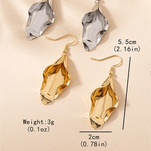 Boucles d'oreilles feuilles plissées irrégulières en métal doré et argenté 5,5 cm