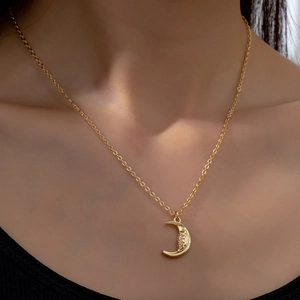 Crescent Moon Face Pendant Necklace Zinc Alloy Relief Elegant Vintage Jewelry For Women Electroplated Fashion